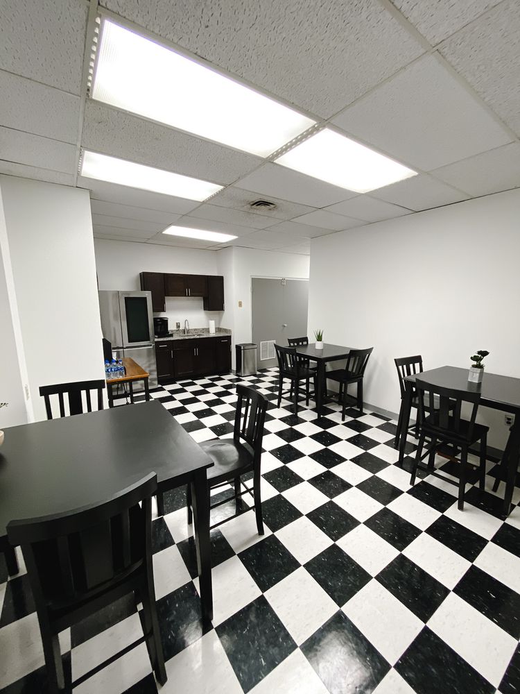 DeGratia Office Building: 2807 N Parham Rd, Richmond, VA 23294